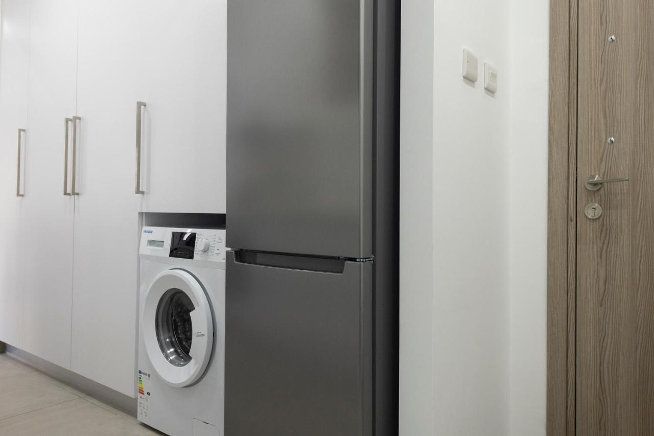 Lovely 2 Bed Apartment In Larnaca City Centre ภายนอก รูปภาพ