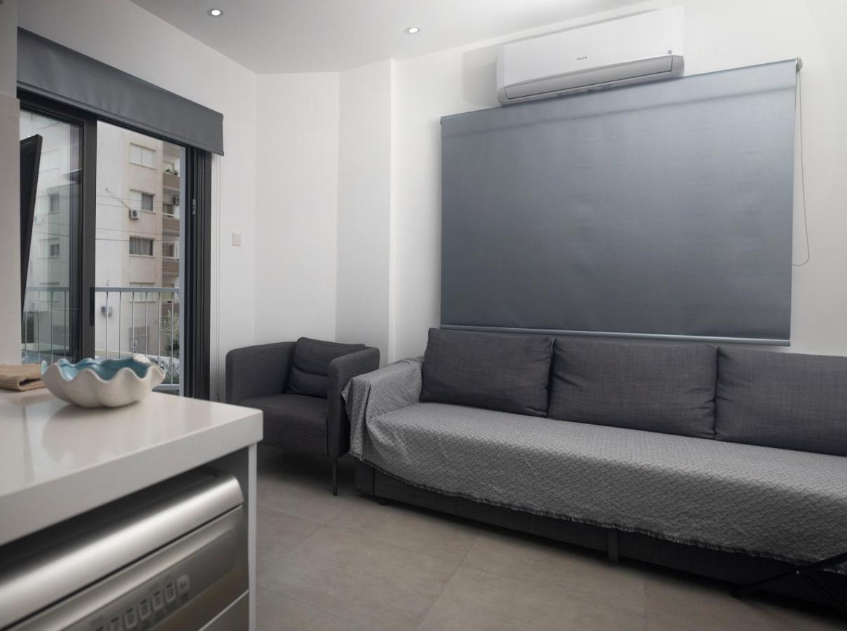Lovely 2 Bed Apartment In Larnaca City Centre ภายนอก รูปภาพ