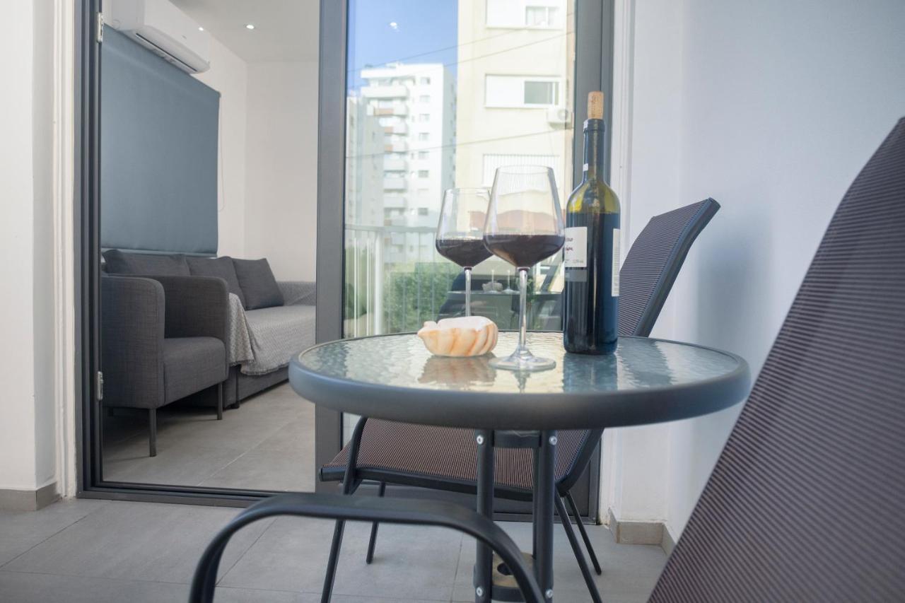 Lovely 2 Bed Apartment In Larnaca City Centre ภายนอก รูปภาพ