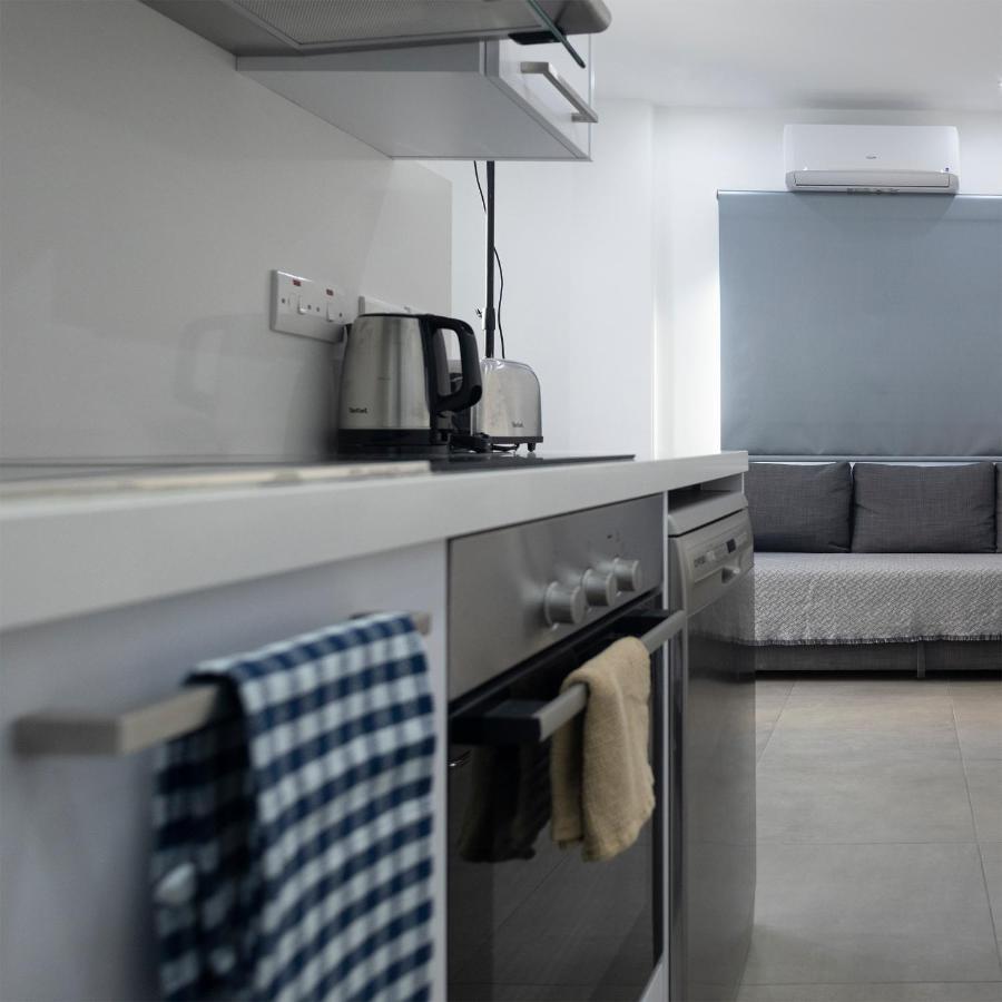 Lovely 2 Bed Apartment In Larnaca City Centre ภายนอก รูปภาพ